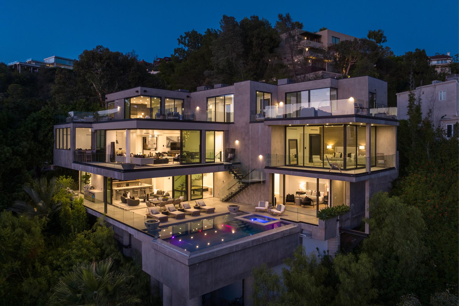 Infinite Privée residence hidden in the hills
